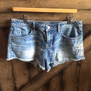 Denim shorts with detail